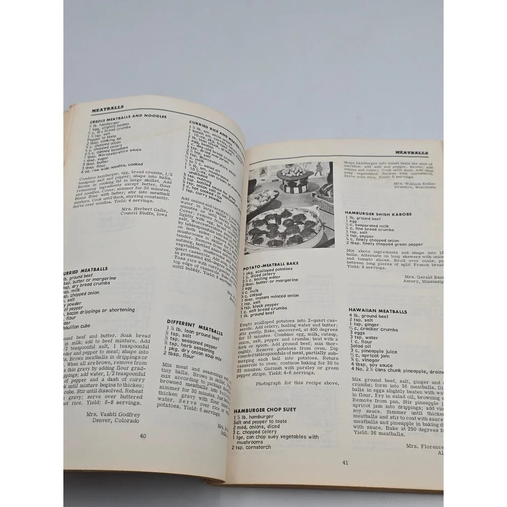 Favorite Recipes Press Ground Beef Cookbook 1967 Vintage‎ Red Good 500+ Recipes